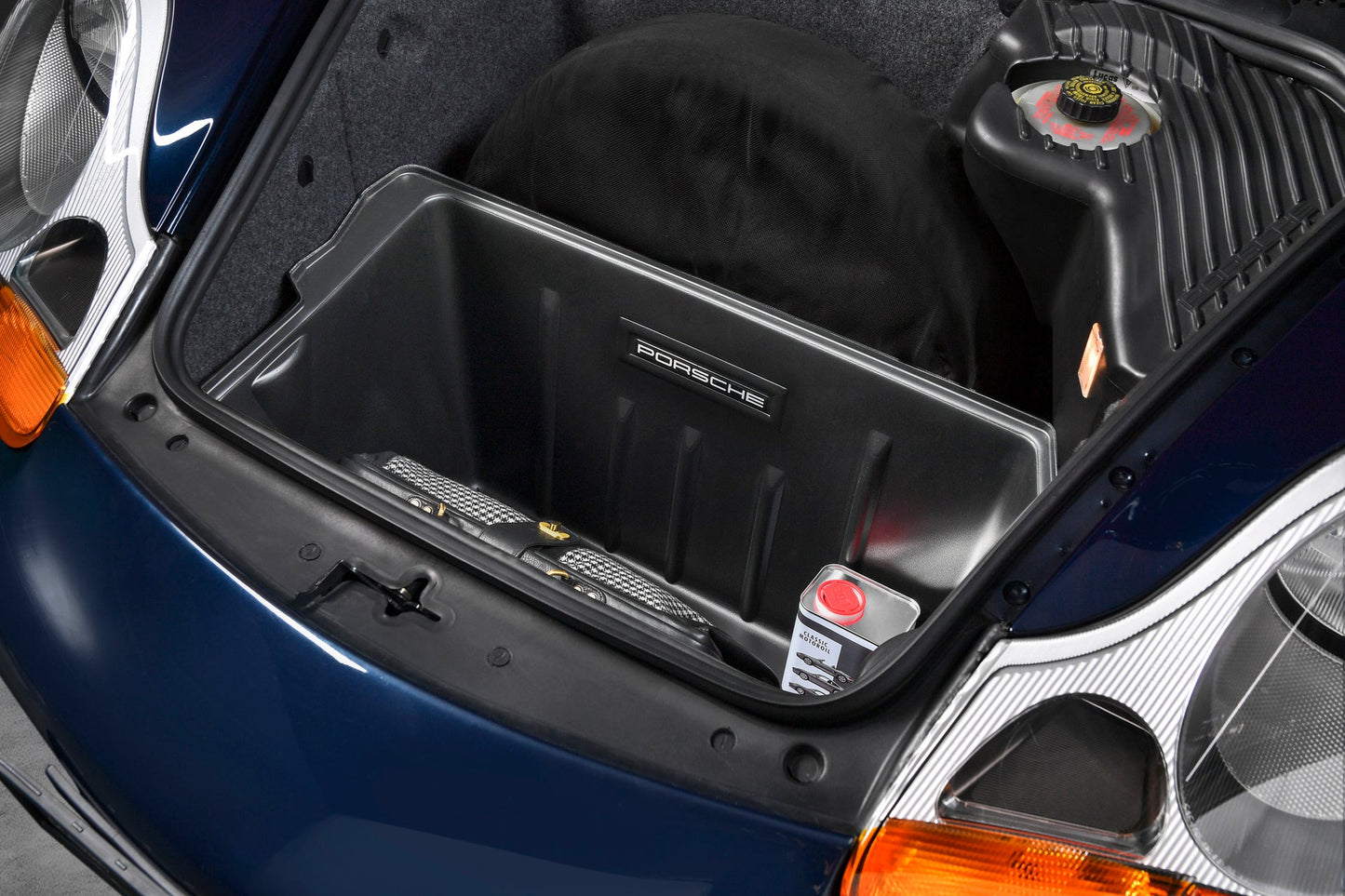 Luggage compartment liner, front