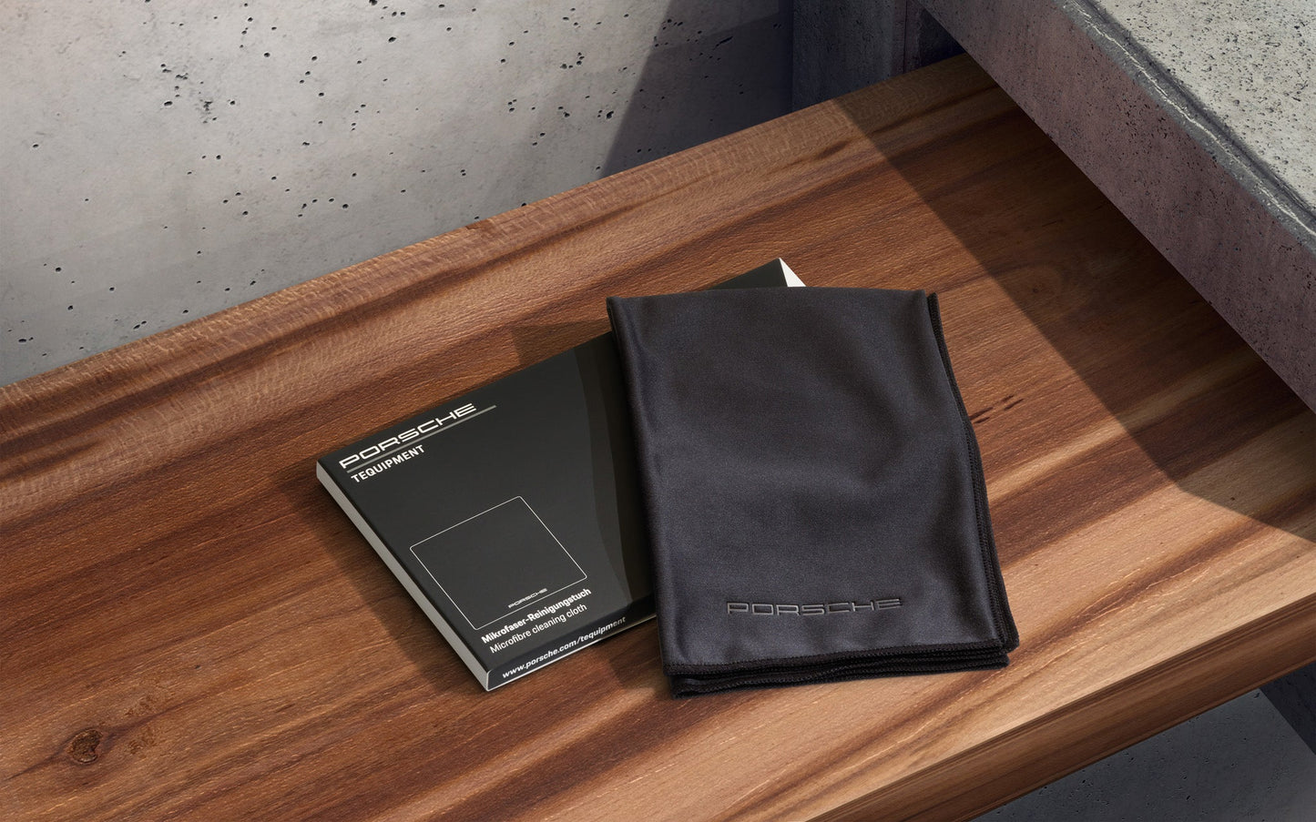 Microfibre cleaning cloth